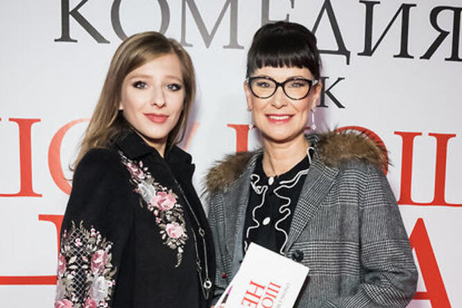 «Скоро стану бабушкой»: Нонна Гришаева поделилась снимком с «беременной» Лизой Арзамасовой «Скоро стану бабушкой»: Нонна Гришаева поделилась снимком с «беременной» Лизой Арзамасовой