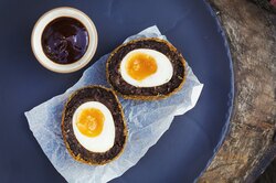 Яйца по-шотландски: простой рецепт сытного блюда на ужин