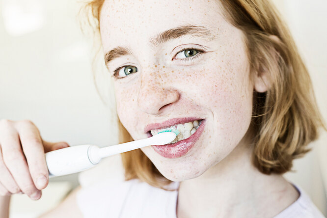 За и против: стоит ли покупать электрическую зубную щетку?
