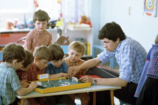 Кукольная посуда, кубик Рубика, солдатики: самые популярные в СССР игрушки