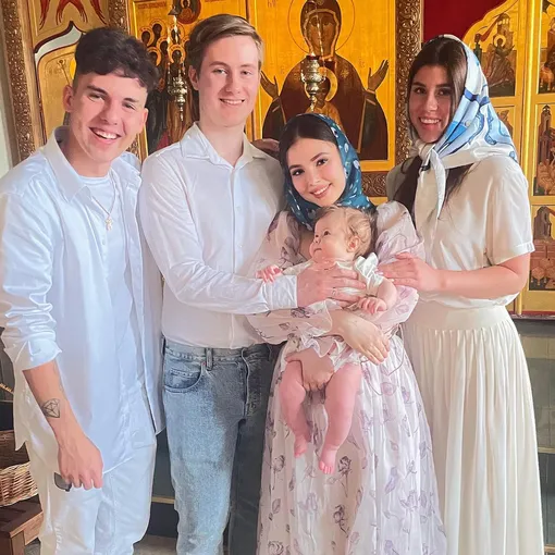 Мария Ильюхина с мужем на крещении дочери