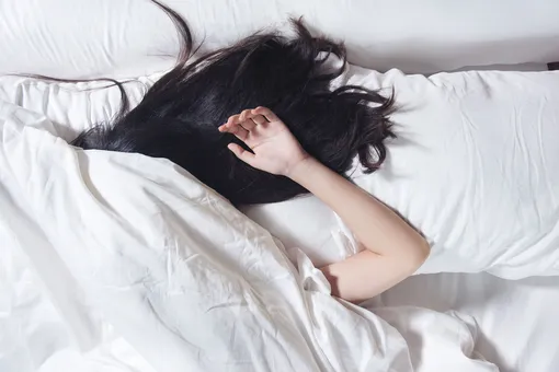 Почему нельзя спать с распущенными волосами: факты, которые вы не знали