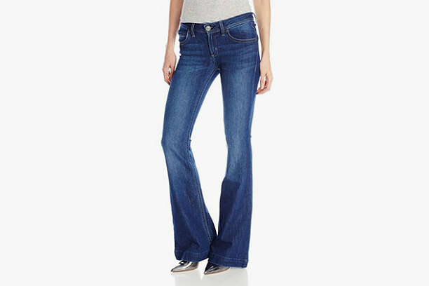 Как выглядеть стильно в джинсах-клеш: советы