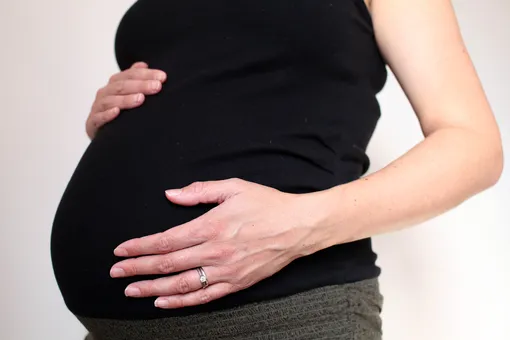 С 1 января в России увеличится размер пособий по беременности, родам и уходу за ребенком
