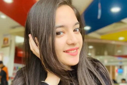 «Накануне говорил с ней о новом проекте»: 16-летняя блогерка из Индии Сия Каккар покончил с собой