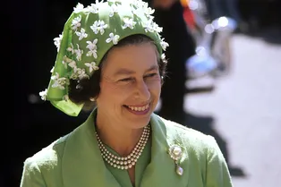 Истинная причина, почему королева Елизавета всегда носила жемчуг