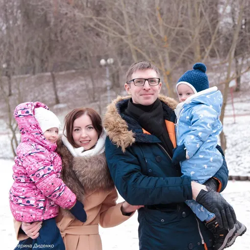 Екатерина и Валентин Диденко с детьми фото