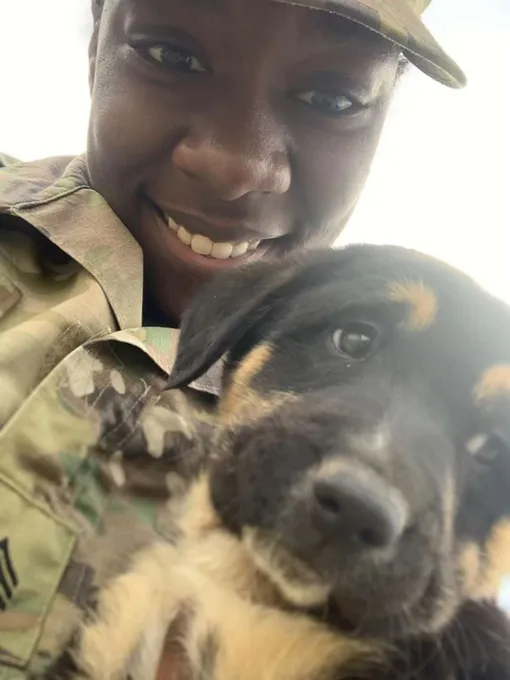 солдатка и щенок
