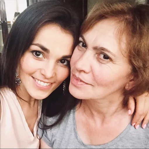 Сати Казанова с мамой