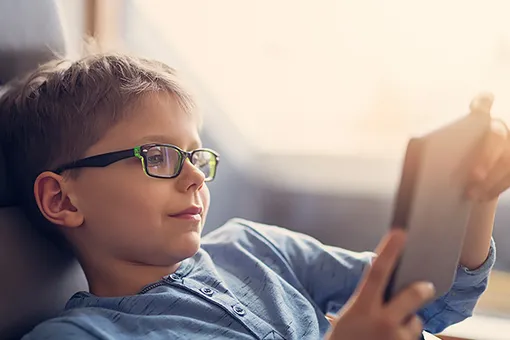 Быстро и экономно: 5 онлайн-библиотек, где можно скачать школьную литературу на лето