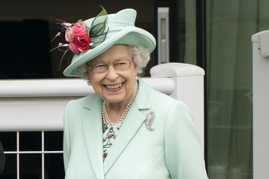 Диета долгожительницы: какие продукты и алкоголь любила королева Елизавета II