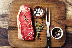 Как придать сочность и мягкость «старому» мясу: 3 главных секрета кулинаров