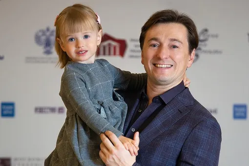 Сергей Безруков признался, что они с женой хотят многодетную семью