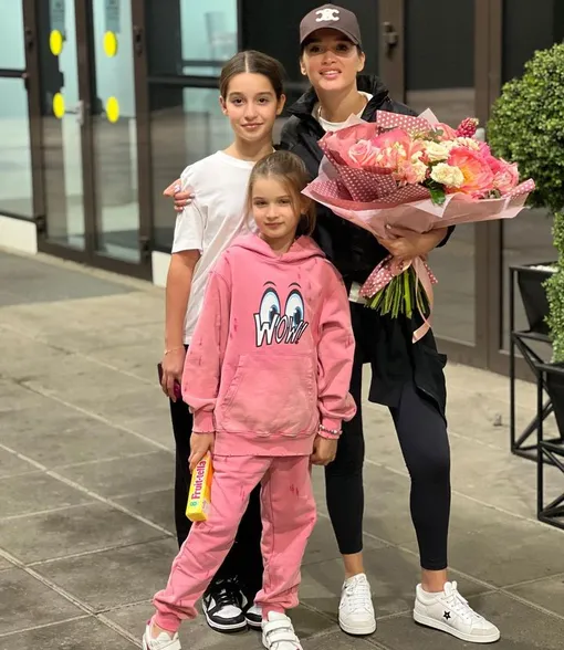 Ксения Бородина с дочками Марусей и Теоной фото