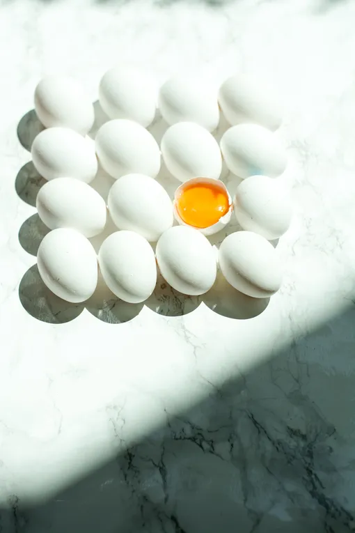 Белые яйца, меню королевской семьи