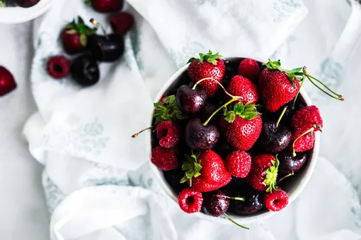 Идеальное удобрение для хорошего урожая ягод — навозная жижа.