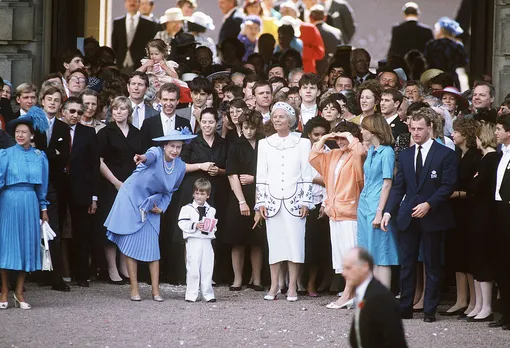 королева Елизавета II с принцем Уильямом