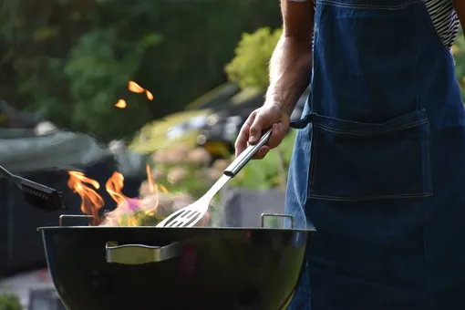 Горячий сезон шашлыков: что делать при ожоге и чем его лечить