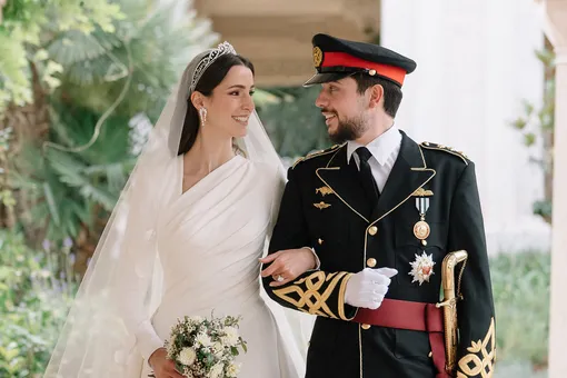 Больше, чем любовь: какие два слова прошептал принц Хуссейн, увидев свою невесту в свадебном платье?