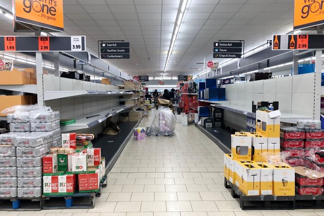 Стали известны топ-10 продуктов, которые россияне скупают в связи с коронавирусом Стали известны топ-10 продуктов, которые россияне скупают в связи с коронавирусом