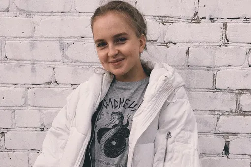 16-летняя девушка победила анорексию, и теперь помогает другим держать тело в форме