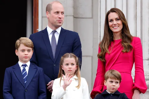 Принц и принцесса Уэльские с детьми, 2022 год