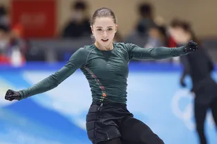 Камила Валиева расплакалась после номера в короткой программе на Олимпиаде