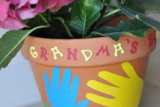 Делаем подарок бабушке на 8 марта своими руками