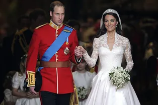 Свадебные традиции британской королевской семьи: от выбора торта до отказа от обручальных колец