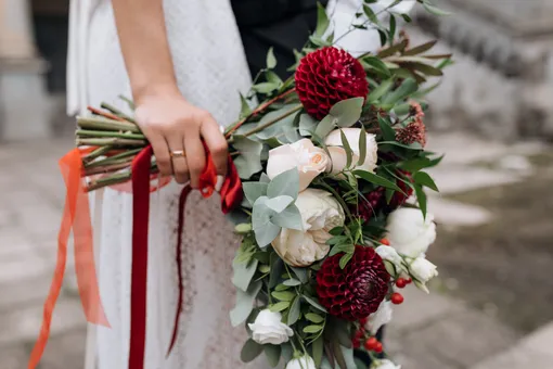 Какие цветы подарить на свадьбу вне зависимости от сезона