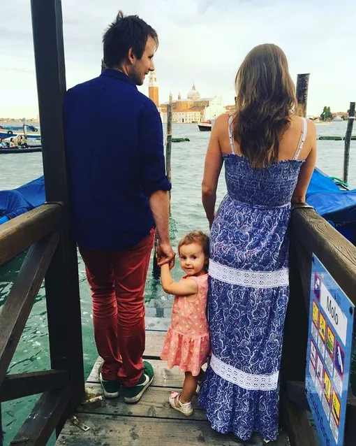 Яна Сексте с мужем Дмитрием Мариным и дочерью Анной в 2016 году