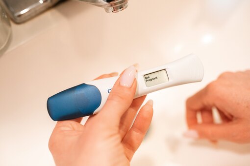 Тест отрицательный, а менструации нет: может ли быть беременность