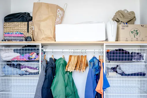 Как выбрать гардероб и где его установить, чтобы не загромождать квартиру