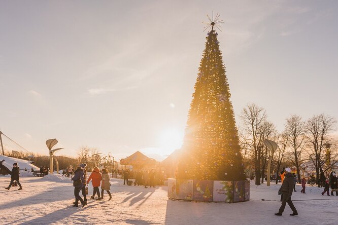 «Фабрика Рождества» – новогодний марафон волшебства и чудес в парке Skazka!