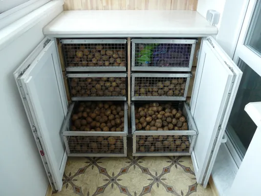Хранение картофеля на балконе или лоджии