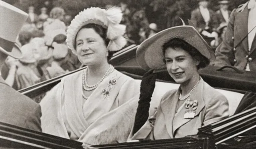 Королева и принцесса Елизавета на Royal Ascot в 1951 году.