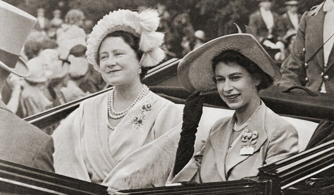 Королева и принцесса Елизавета на Royal Ascot в 1951 году.