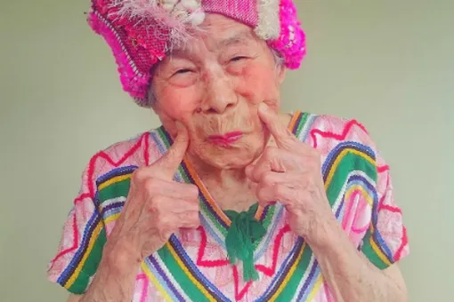 93-летняя бабушка стала звездой Инстаграма*