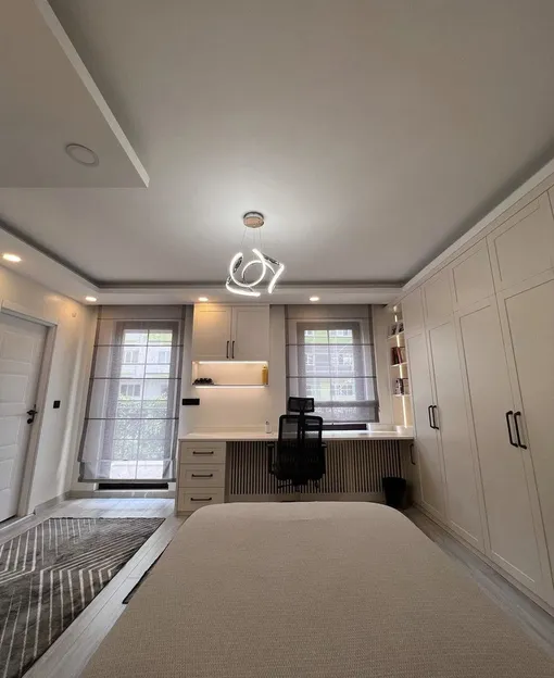 Интерьер однокомнатной квартиры: благодаря единой и простой цветовой гамме комната будет выглядеть чистой и просторной