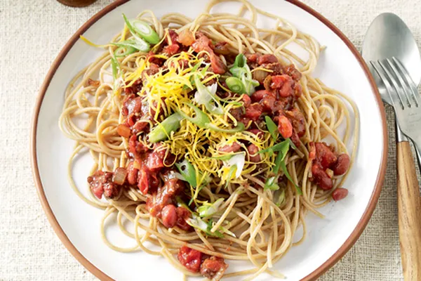Спагетти с пряным соусом цинцинатти
