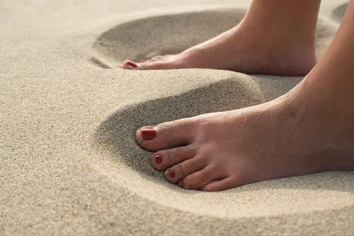 ноги, песок