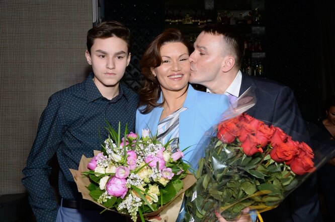 Кирилл Андреев с женой и сыном. 2015 год