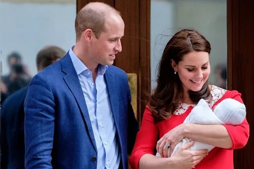 «Маленький принц»: опубликованы первые кадры новорожденного сына Кейт Миддлтон и принца Уильяма
