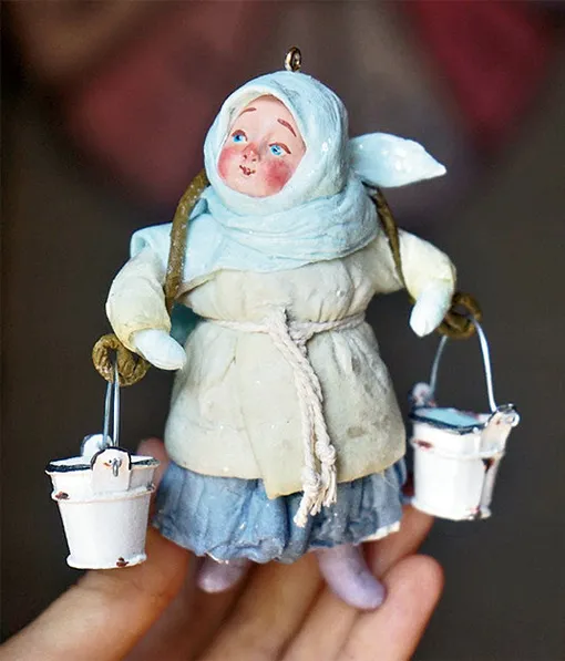 Ватная ёлочная игрушка девочка с коромыслом фото