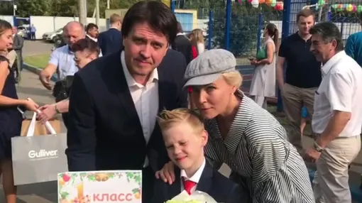 Мария Куликова и Денис Матросов с сыном Иваном